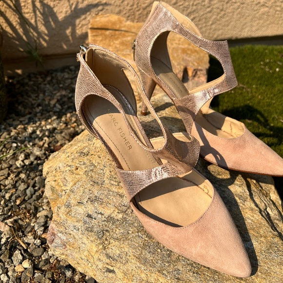 Marc Fisher Kabriele Women's Dress Pump Shoes Toe Pointed 7.5 gold - Picture 3 of 9